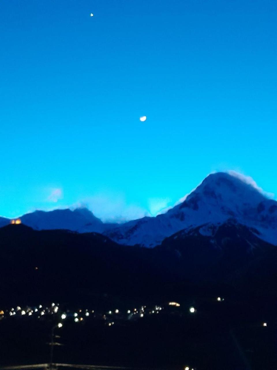 Appartement Emotion Kazbegi Chambre photo